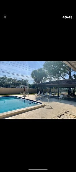 Building Photo - 2687 Sabal Springs Cir
