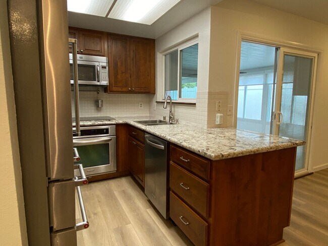 Building Photo - Spacious 4 Bedroom 2 Bath in Desirable Oceanside!