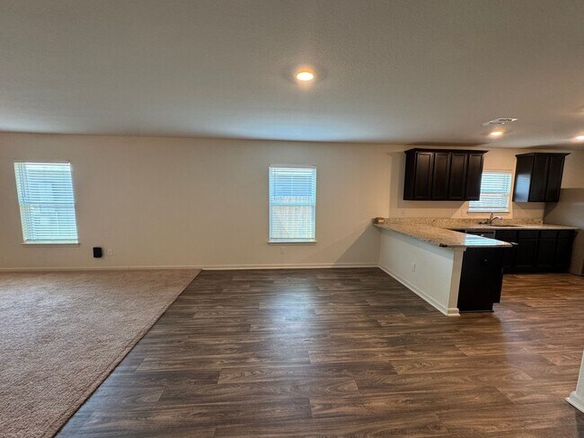 Building Photo - 7335 Aaron Jordan Dr