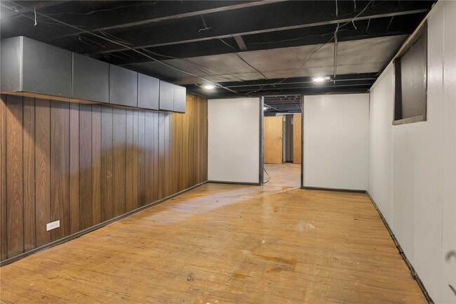 Building Photo - 3915 Schiller Pl