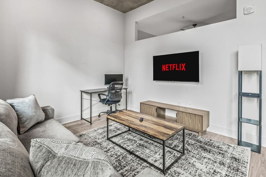 Building Photo - 617 N 12th St