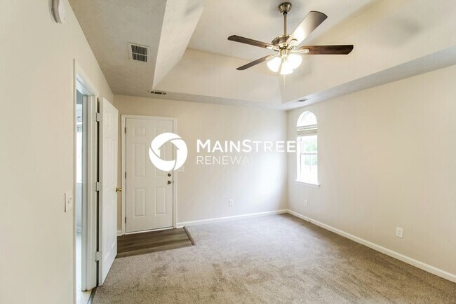 Building Photo - 3 Bedroom Pet-Friendly Home in Covington, GA with Main Street Renewal