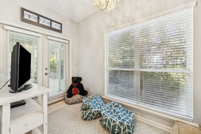 Building Photo - Ocean Village, 3 bed, 2 bath, FULLY furnished home! Walk to the Beach!