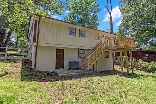 Building Photo - 2496 Shiloh Dr