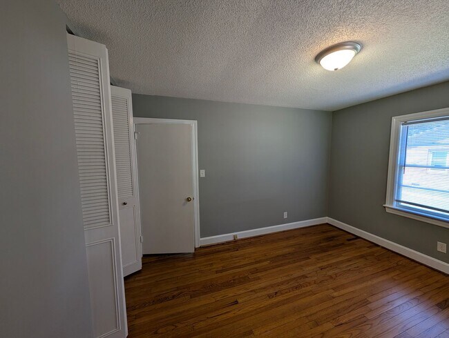 Building Photo - 3 Bedroom, 1.5 Bath Home with HVAC & Fenced Backyard