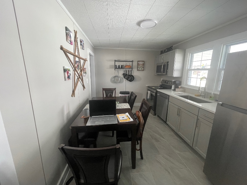 Building Photo - 1901 Cherry St