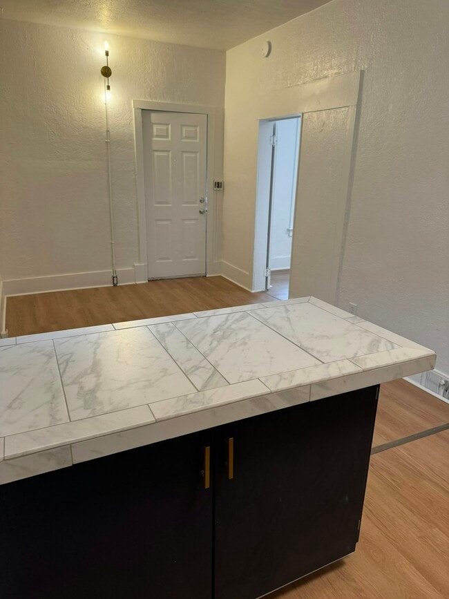 Building Photo - 2203 W Mallon Ave