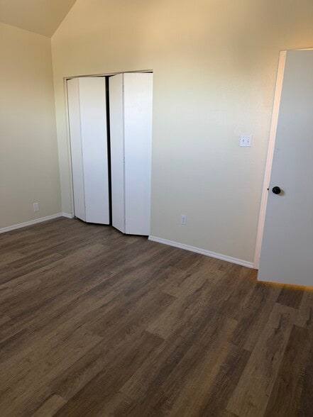 2nd bdrm facing closet - 8107 Valley Trl