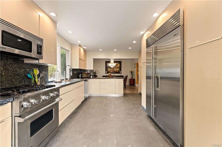 Building Photo - 4007 Alta Mesa Dr