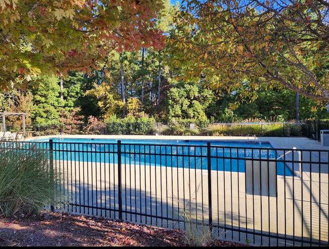 Building Photo - 71 Pocono Dr