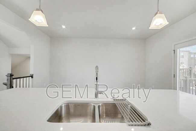 Building Photo - 1101 Rampart Dr