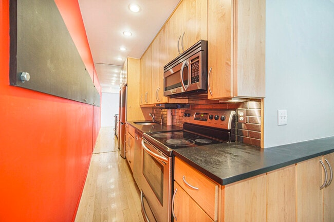 Building Photo - 1531 Packard St