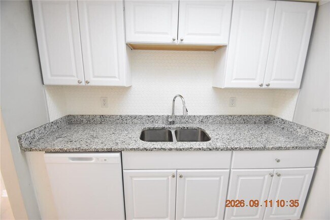 Building Photo - 705 2nd Ave NW