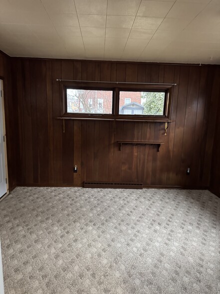 Building Photo - 2121 Cherry Ave