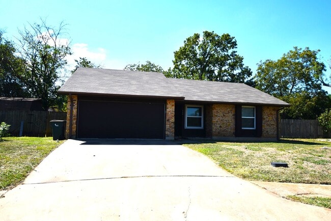 Primary Photo - Cozy Brushy Creek 1 story - Cul-de-sac Lot