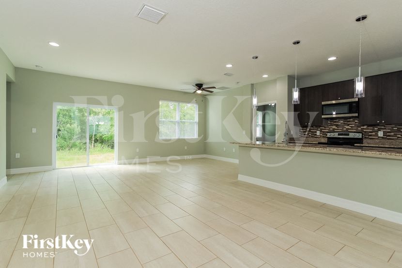 Building Photo - 642 Gull Dr