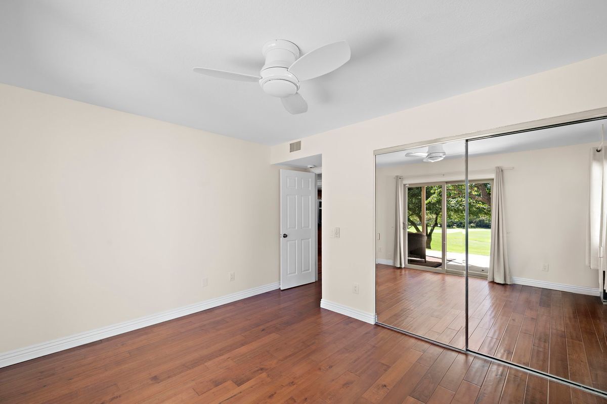 Building Photo - 31654 W Nine Dr