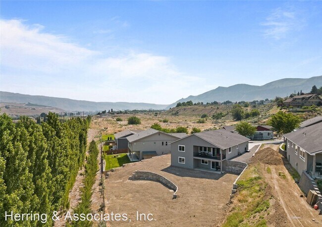 Building Photo - 3 br, 3 bath House - 3020 Riverview Lane