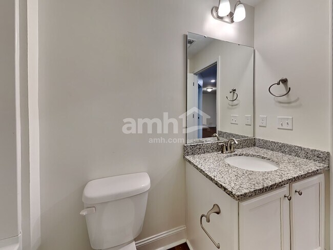 Building Photo - 215 Swan Dr