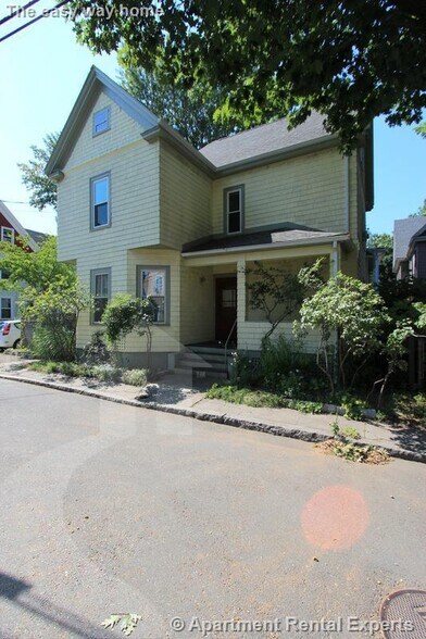 Primary Photo - 12 A Saginaw Ave