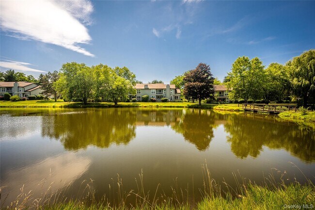 Building Photo - 21 Pond Dr W