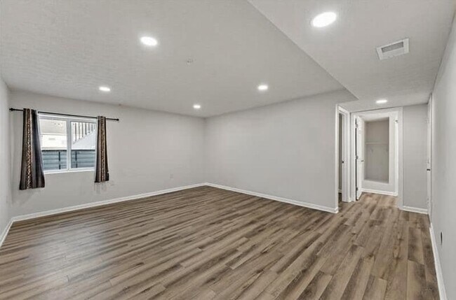 Building Photo - 5103 Spruce Rd