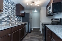 2BR,2BA-960 SF - The Broadway Apartment Homes