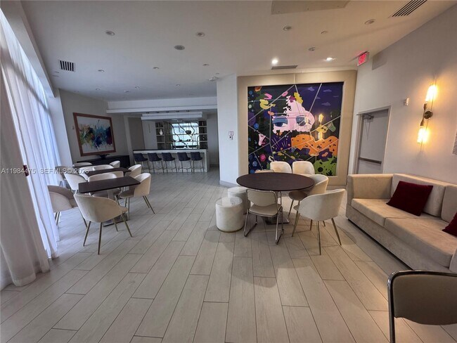 Building Photo - 3610 Yacht Club Dr