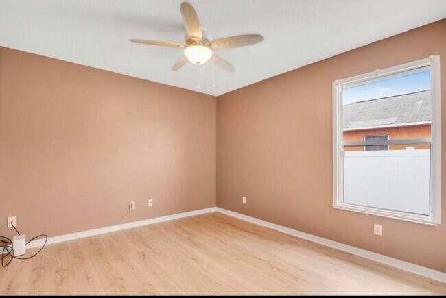 Building Photo - 6461 NW Friendly Cir