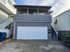 Building Photo - 622 Loma Dr