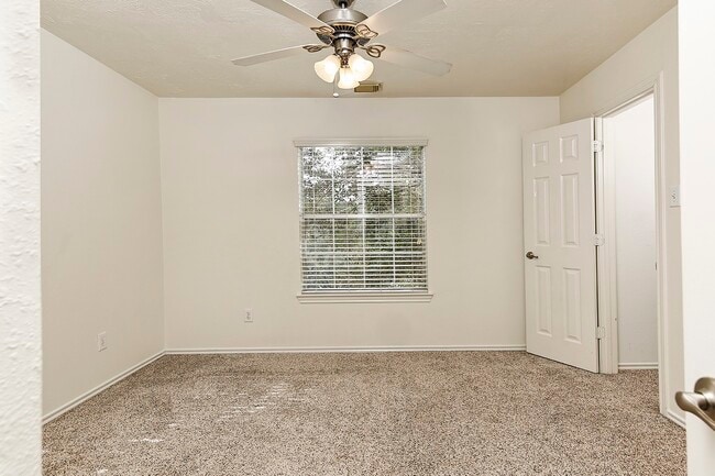 Building Photo - 51 Wickerdale Pl