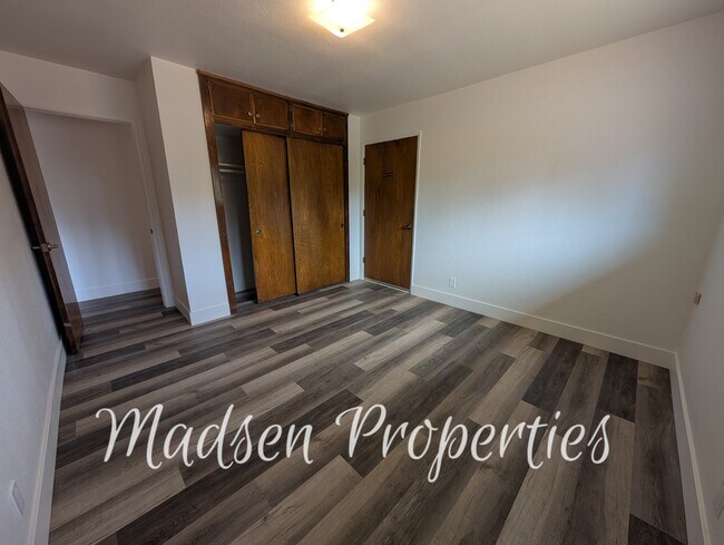 Building Photo - 6231 Pebble Ln