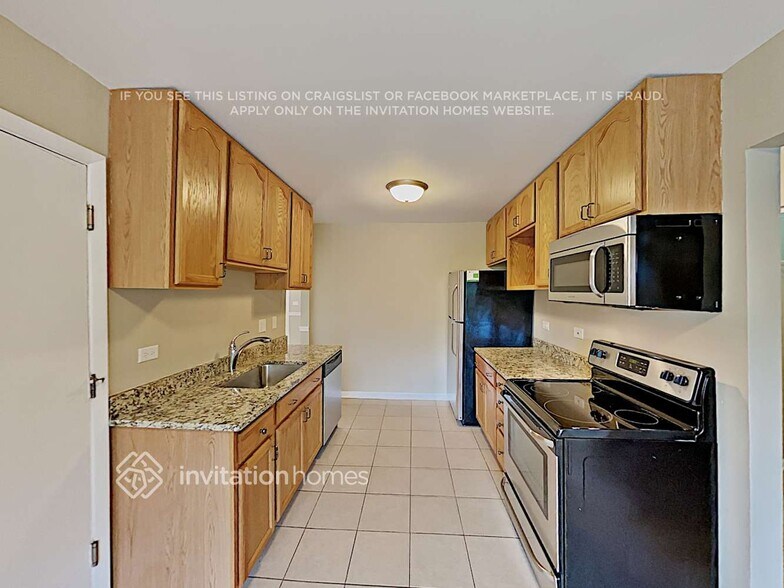 Building Photo - 421 Spruce Dr