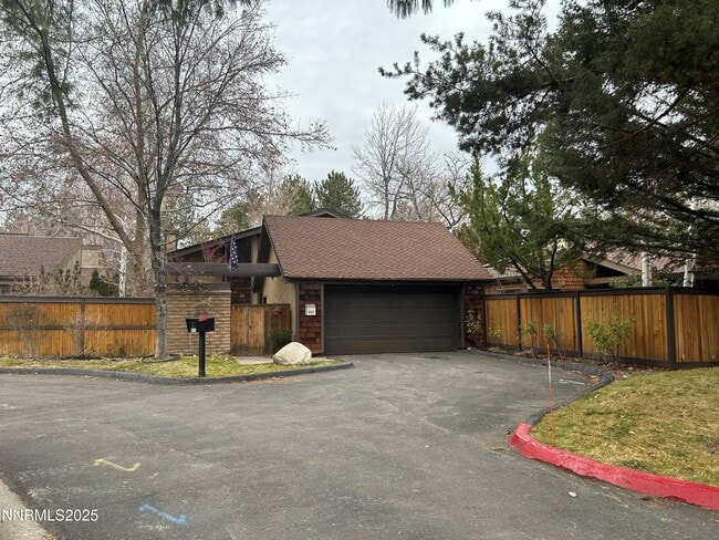 Building Photo - 655 E Riverview Cir