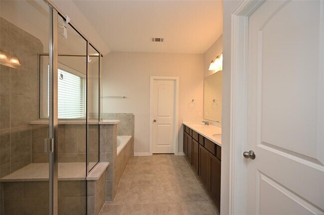 Building Photo - 8210 Vida Costa Dr