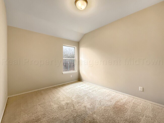 Building Photo - 2053 Leonard Ranch Rd