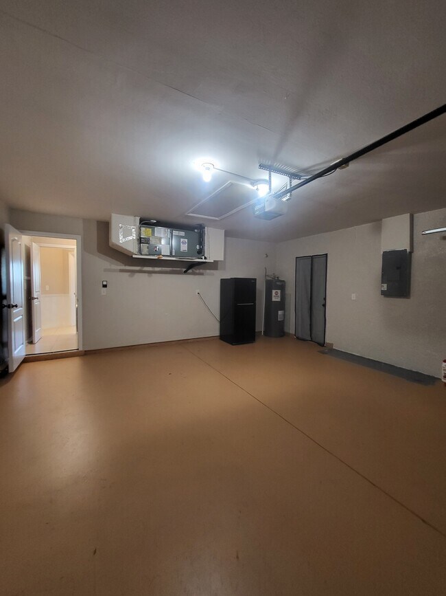 Building Photo - 1008 NW 12th Terrace