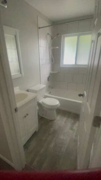 Building Photo - 3033 W 13th St