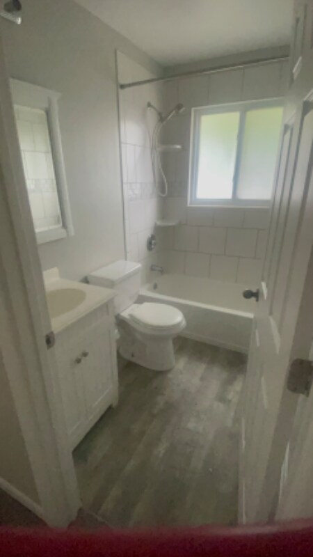 Building Photo - 3033 W 13th St