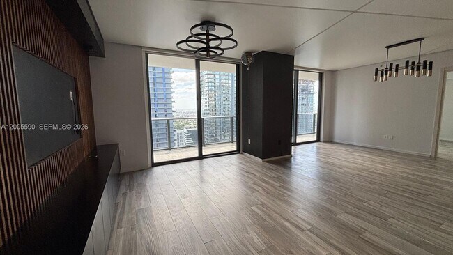 Building Photo - 801 S Miami Ave