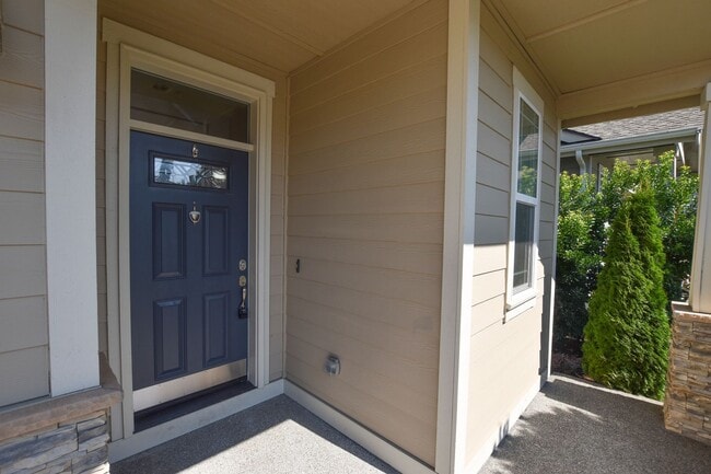 Building Photo - Move in Ready! Apply Today!