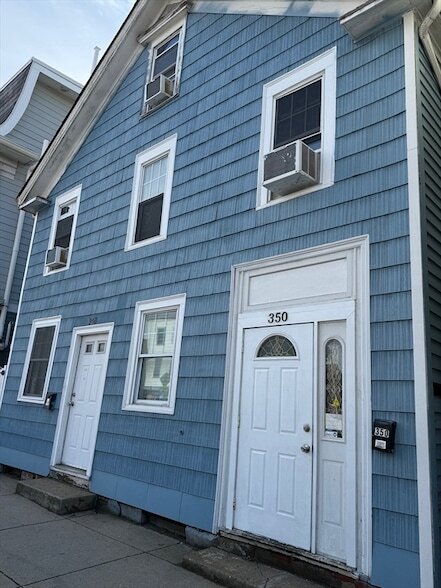 Building Photo - 350 Dorchester St