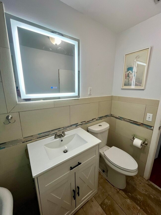 Building Photo - 334 Anderson Rd