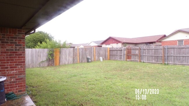 Building Photo - Pets Negotiable with Owner Approval!