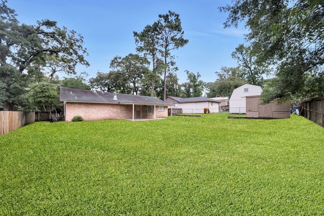 Building Photo - 162 Greenleaf Ln