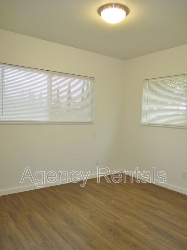 Building Photo - 1129 1st Ave