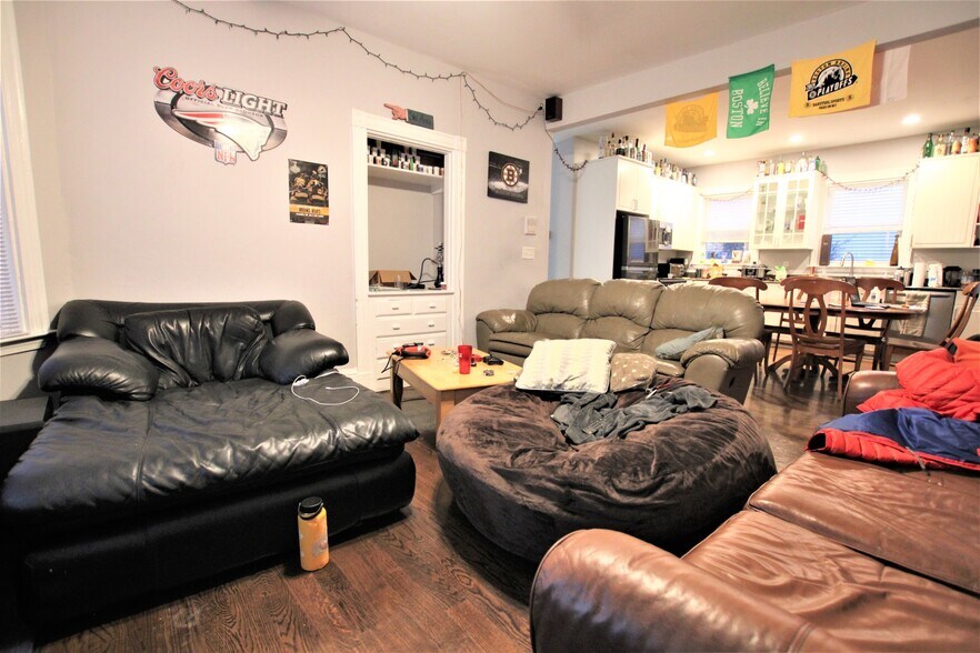 Building Photo - 17 Parker Hill Ave