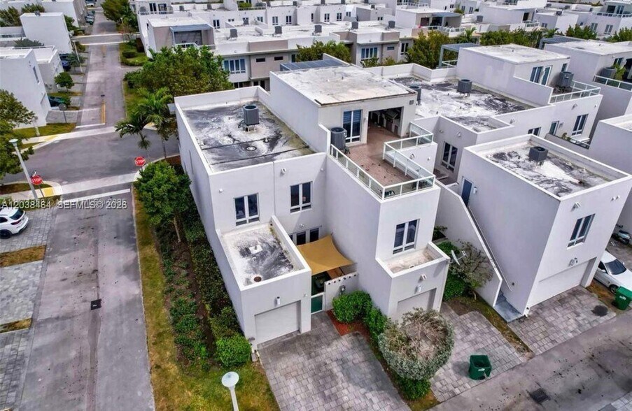 Building Photo - 6438 NW 104th Ct