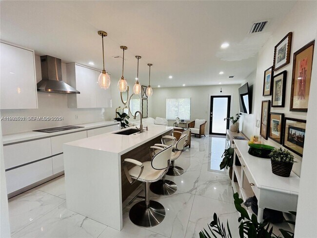 Building Photo - 4618 SW 2nd St