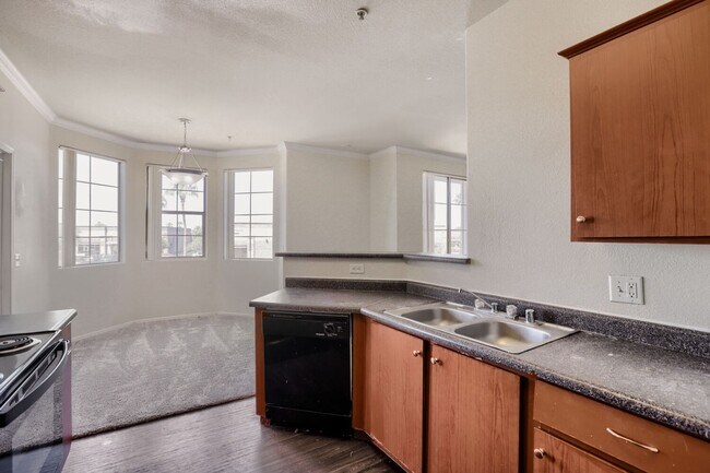 Building Photo - 1941 S Pierpont